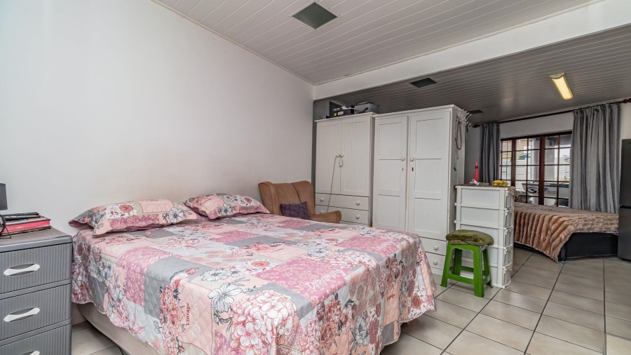 5 Bedroom Property for Sale in Dana Bay Western Cape
